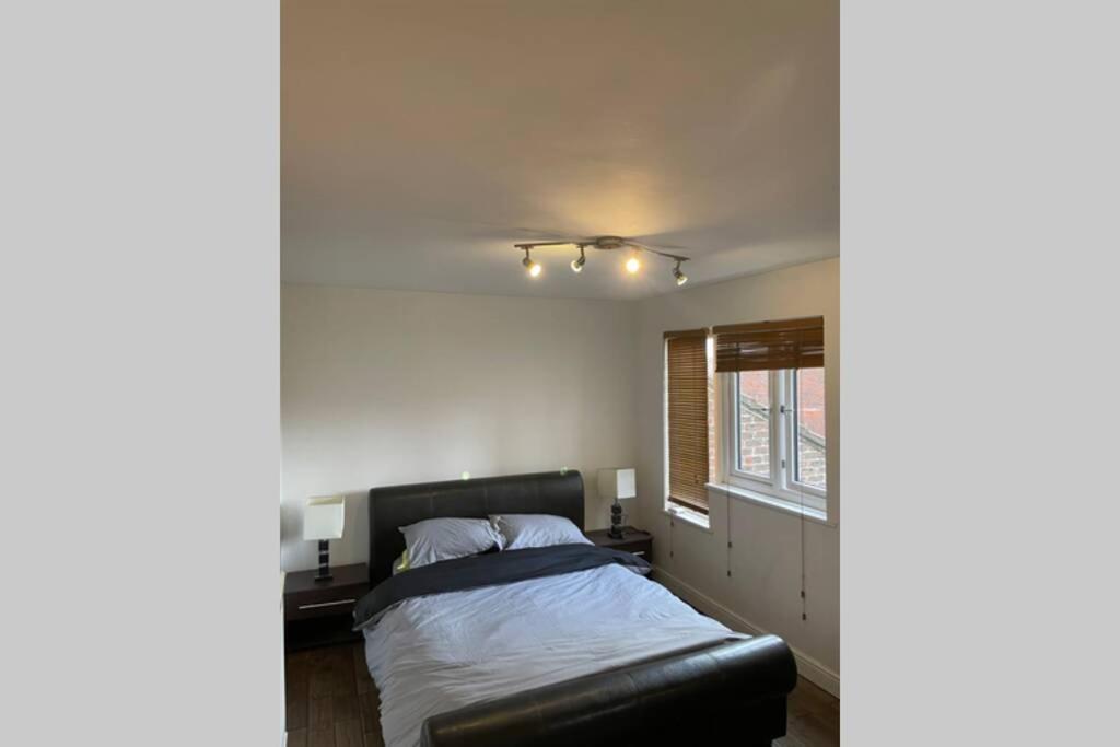 Apartament Beautiful Right Off Of Broadway Market
