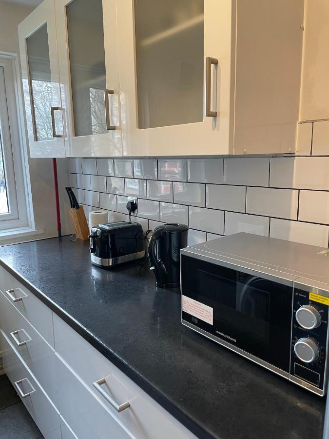 Beautiful Right Off Of Broadway Market Apartament