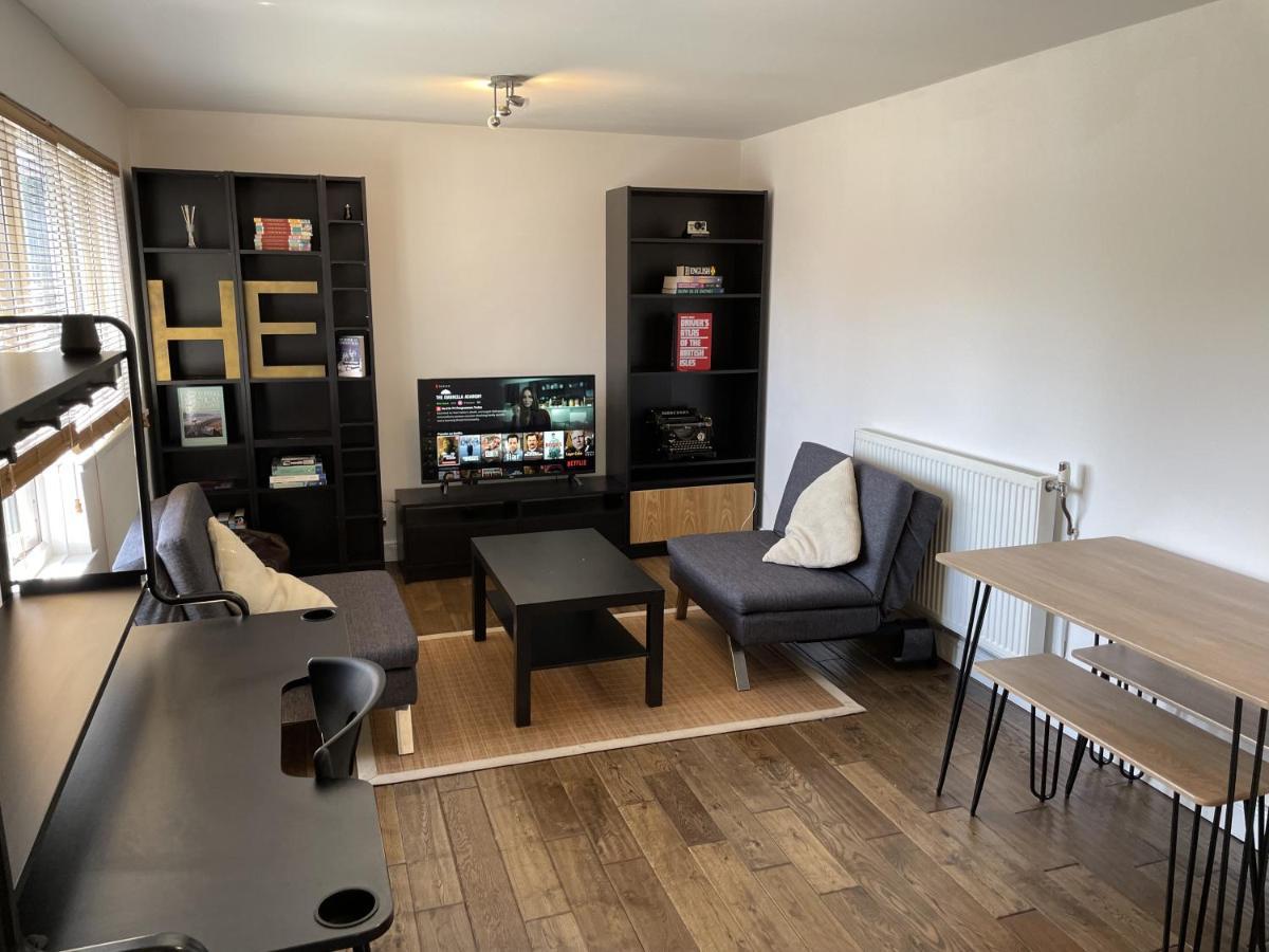 Apartament Beautiful Right Off Of Broadway Market Londra