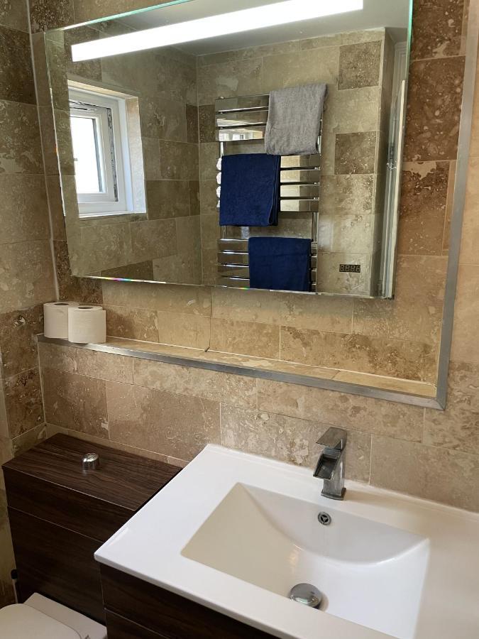 Apartament Beautiful Right Off Of Broadway Market *